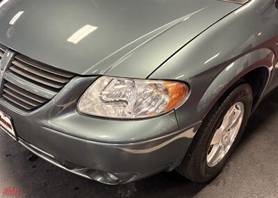 2007 Dodge Grand Caravan SXT   - Photo 3 - Bismarck, ND 58503