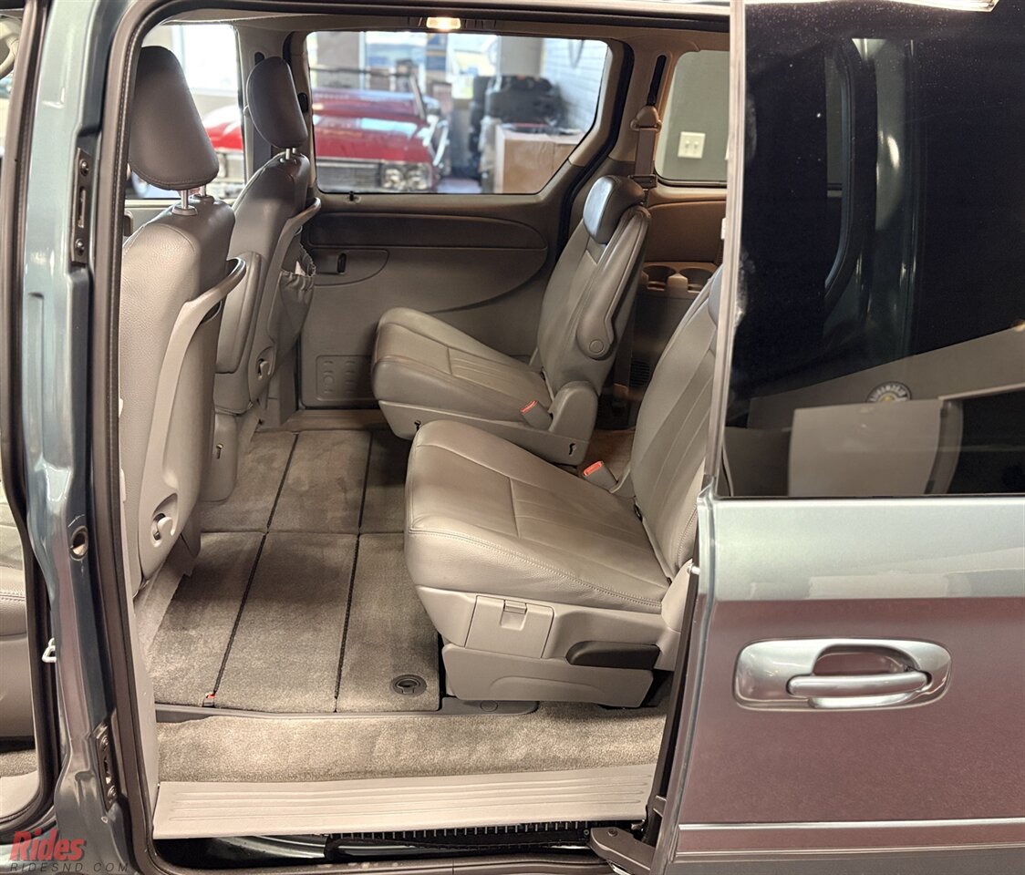 2007 Dodge Grand Caravan SXT   - Photo 23 - Bismarck, ND 58503