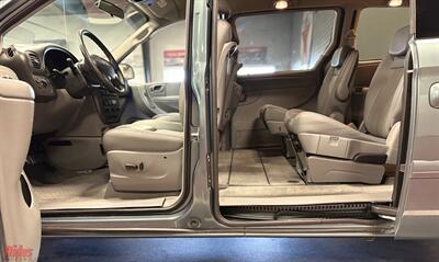 2007 Dodge Grand Caravan SXT   - Photo 11 - Bismarck, ND 58503