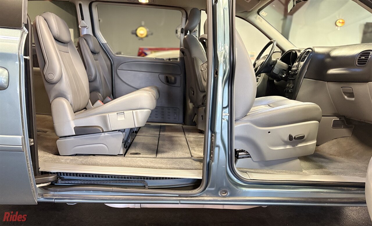 2007 Dodge Grand Caravan SXT   - Photo 48 - Bismarck, ND 58503