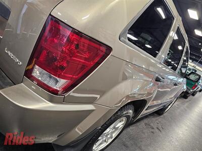 2005 Jeep Grand Cherokee Laredo   - Photo 12 - Bismarck, ND 58503