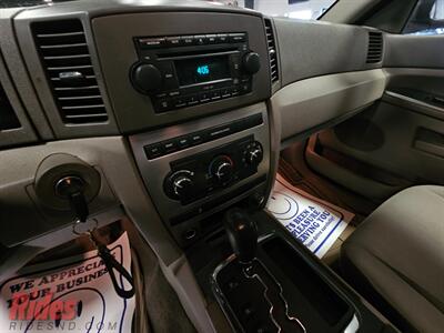 2005 Jeep Grand Cherokee Laredo   - Photo 32 - Bismarck, ND 58503