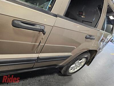 2005 Jeep Grand Cherokee Laredo   - Photo 6 - Bismarck, ND 58503