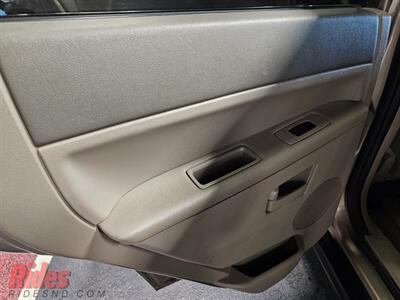 2005 Jeep Grand Cherokee Laredo   - Photo 22 - Bismarck, ND 58503