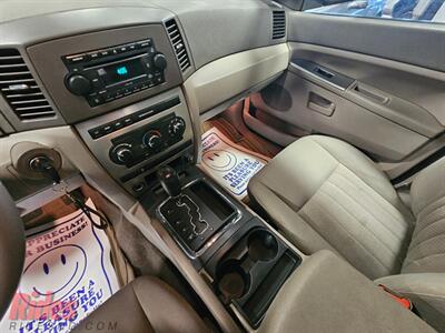 2005 Jeep Grand Cherokee Laredo   - Photo 31 - Bismarck, ND 58503