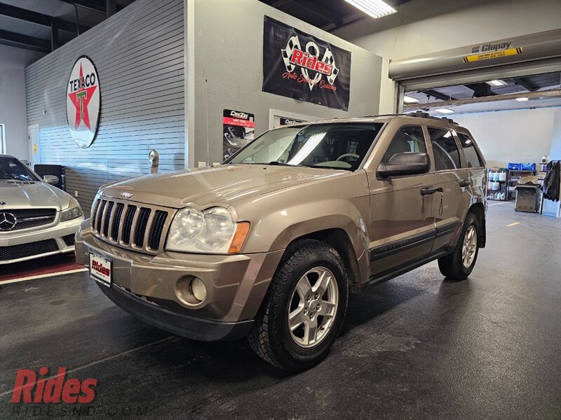 2005 Jeep Grand Cherokee Laredo - Photo 1 - Bismarck, ND 58503