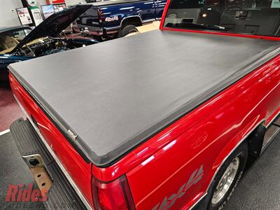 1994 Chevrolet K1500 Silverado   - Photo 12 - Bismarck, ND 58503