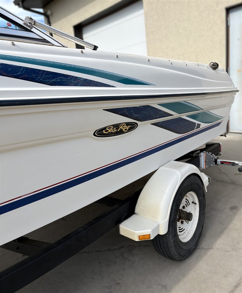 1999 SEA RAY 180 Runabout   - Photo 4 - Bismarck, ND 58503