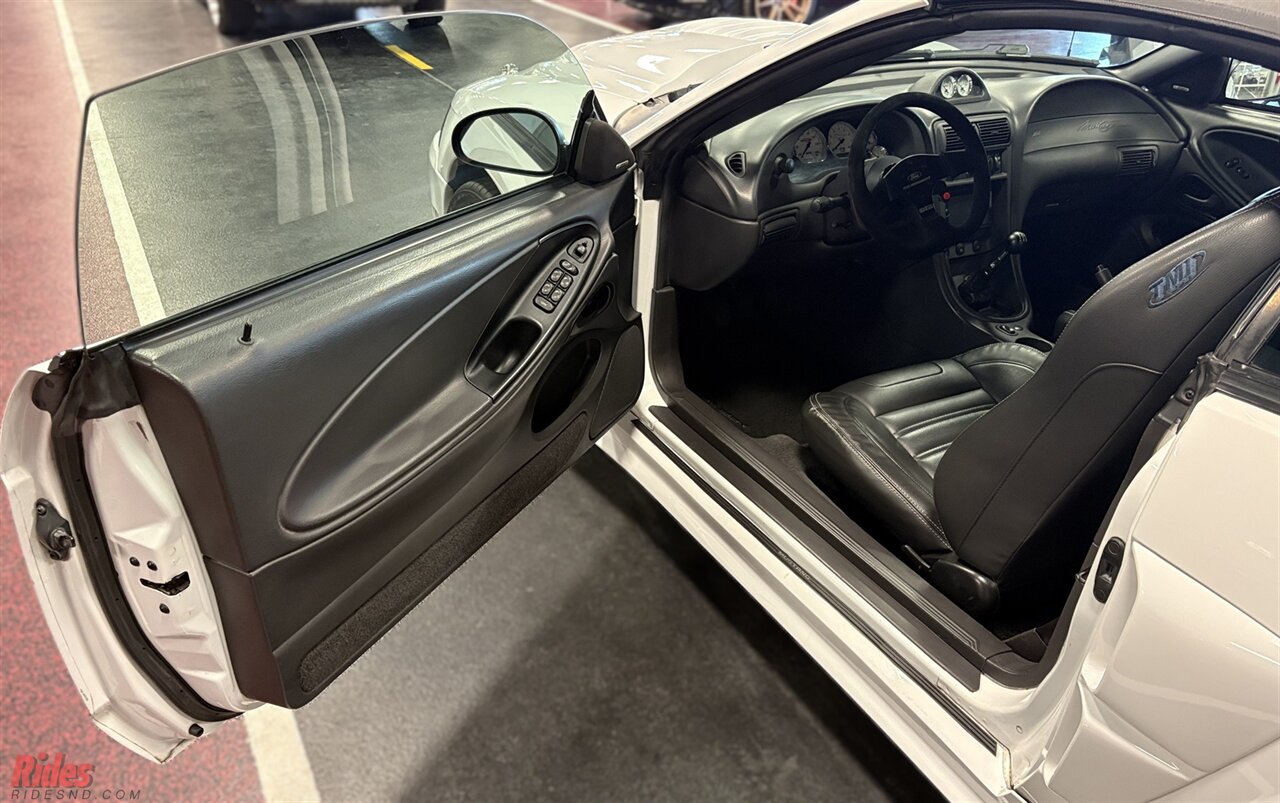 2001 Ford Mustang GT   - Photo 11 - Bismarck, ND 58503