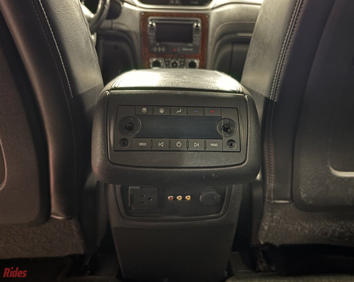 2013 Chevrolet Traverse LT   - Photo 14 - Bismarck, ND 58503