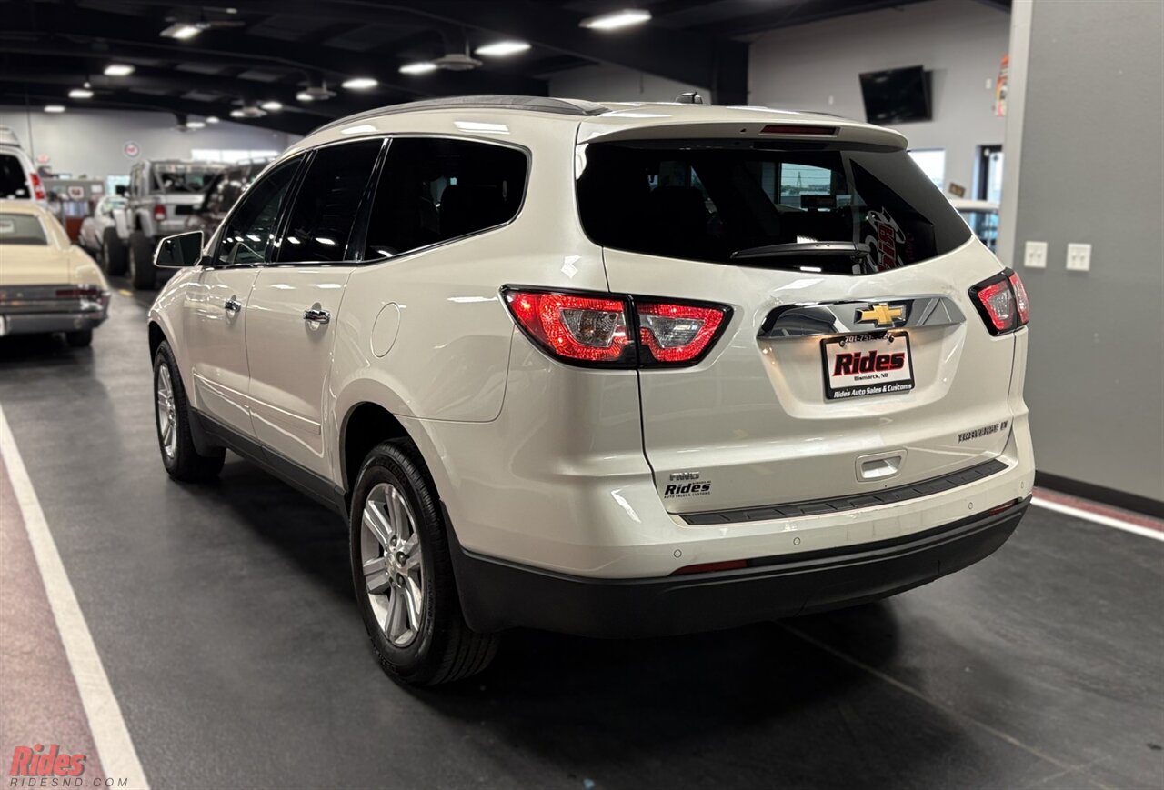 2013 Chevrolet Traverse LT   - Photo 18 - Bismarck, ND 58503