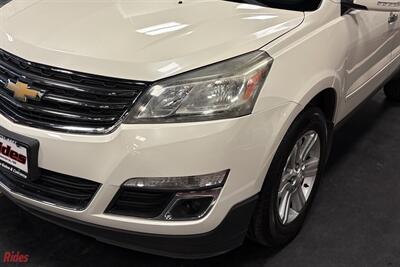 2013 Chevrolet Traverse LT   - Photo 3 - Bismarck, ND 58503