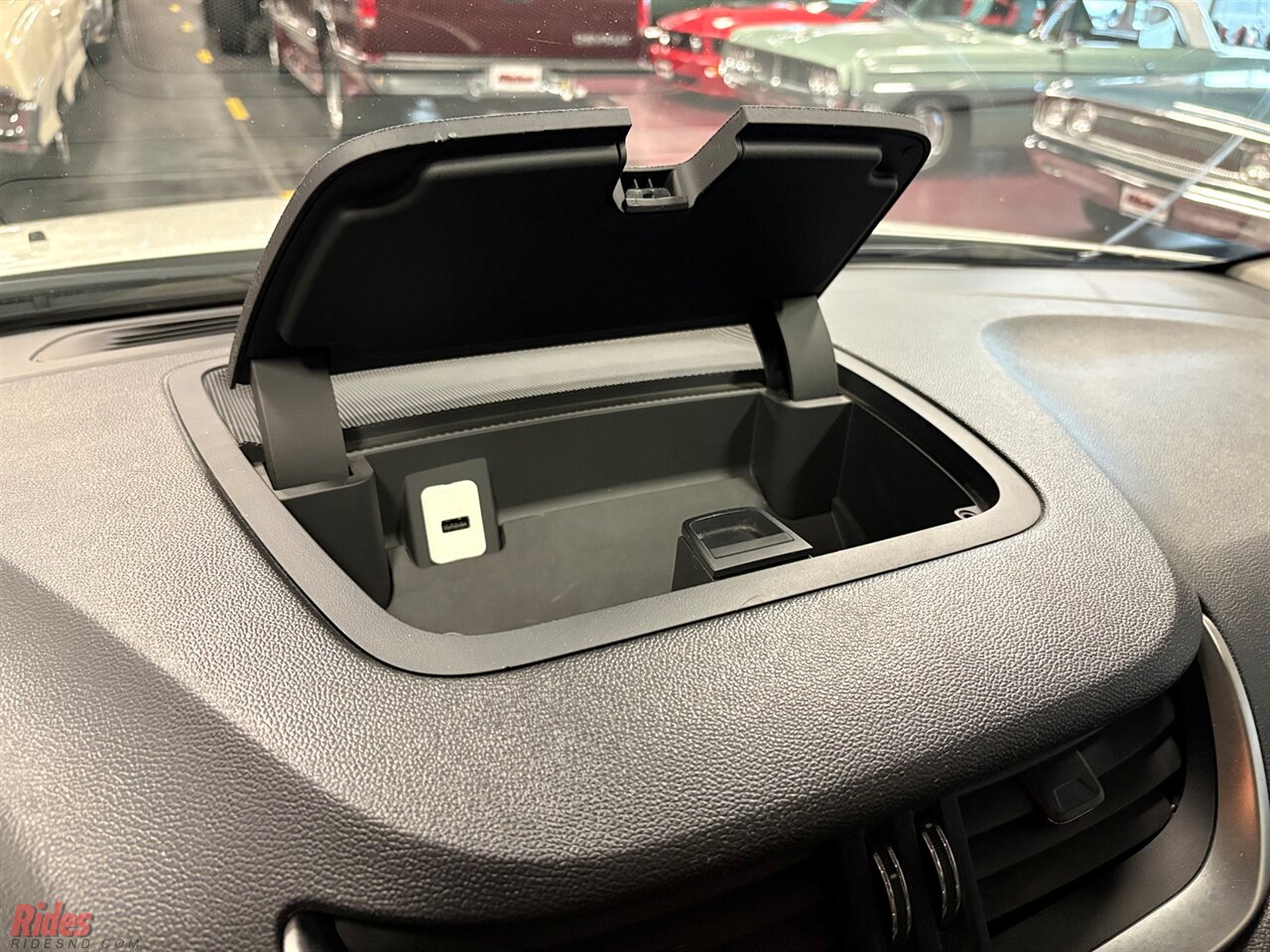 2013 Chevrolet Traverse LT   - Photo 39 - Bismarck, ND 58503