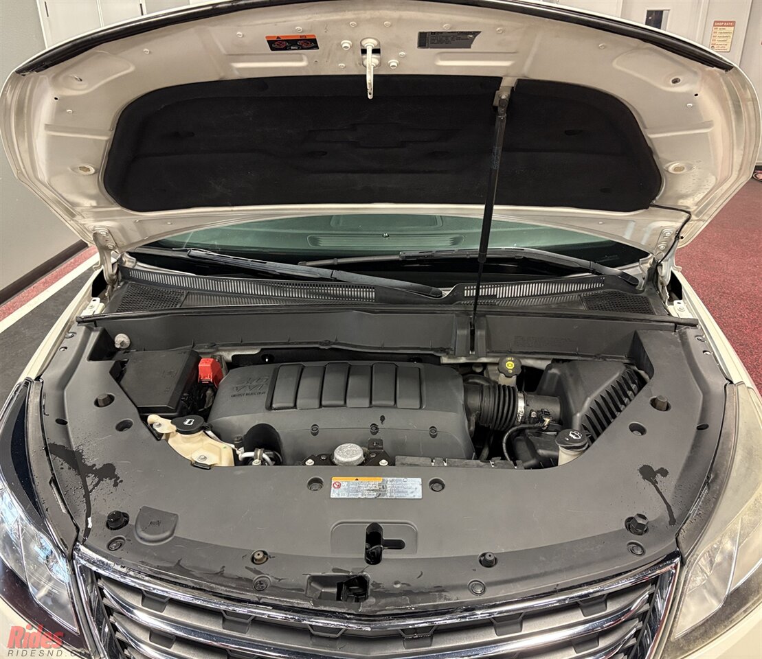 2013 Chevrolet Traverse LT   - Photo 32 - Bismarck, ND 58503