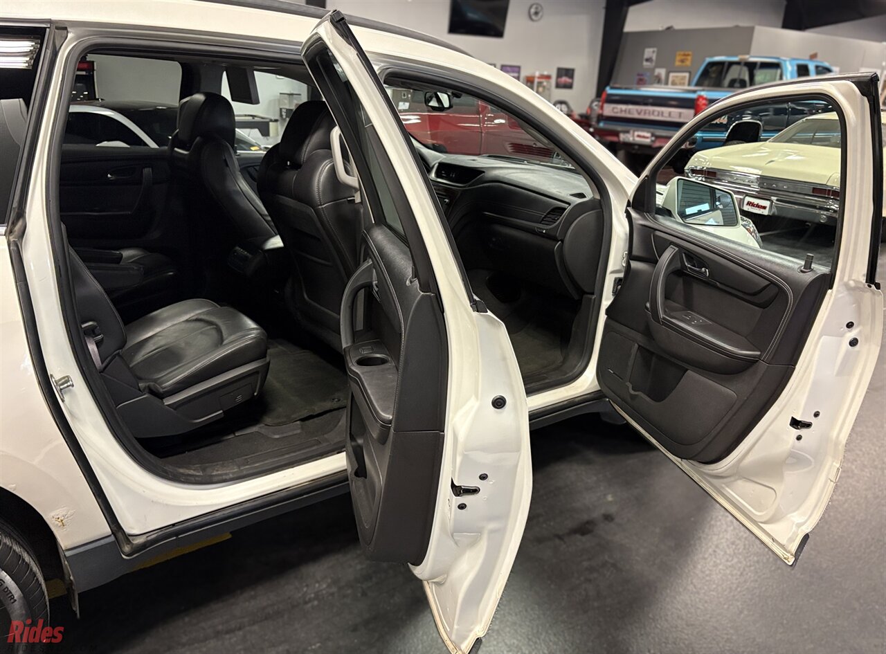 2013 Chevrolet Traverse LT   - Photo 26 - Bismarck, ND 58503