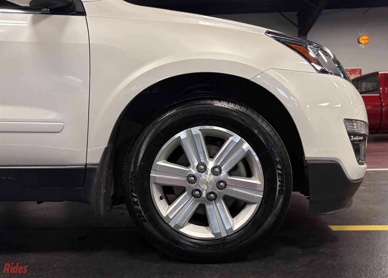 2013 Chevrolet Traverse LT   - Photo 28 - Bismarck, ND 58503