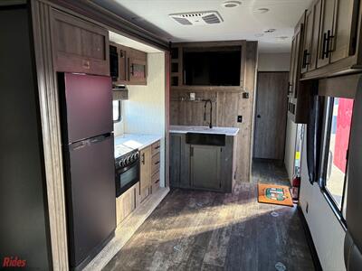 2021 Forest River Cherokee WOLF PACK 23 15   - Photo 12 - Bismarck, ND 58503