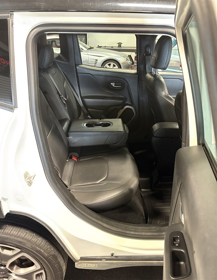 2016 Jeep Renegade Limited   - Photo 23 - Bismarck, ND 58503