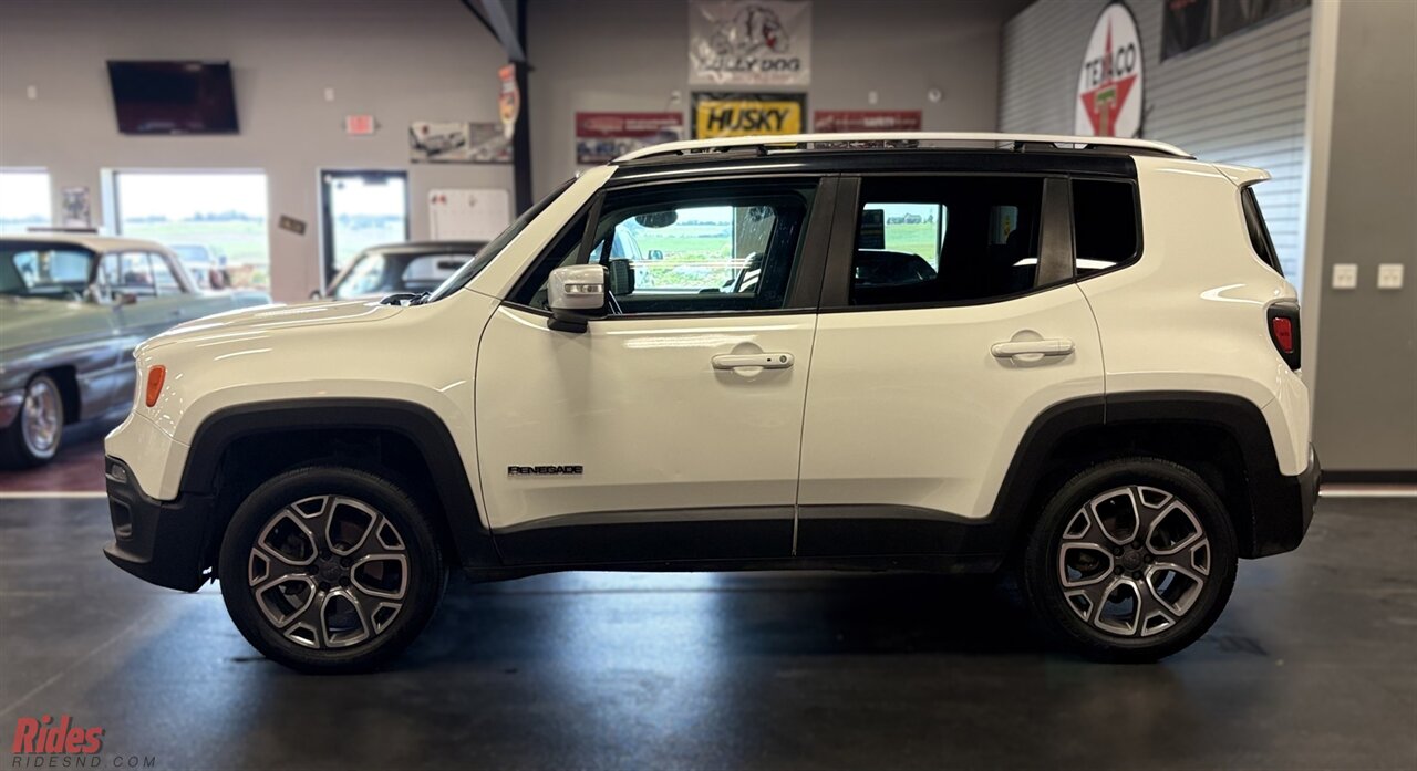 2016 Jeep Renegade Limited   - Photo 4 - Bismarck, ND 58503