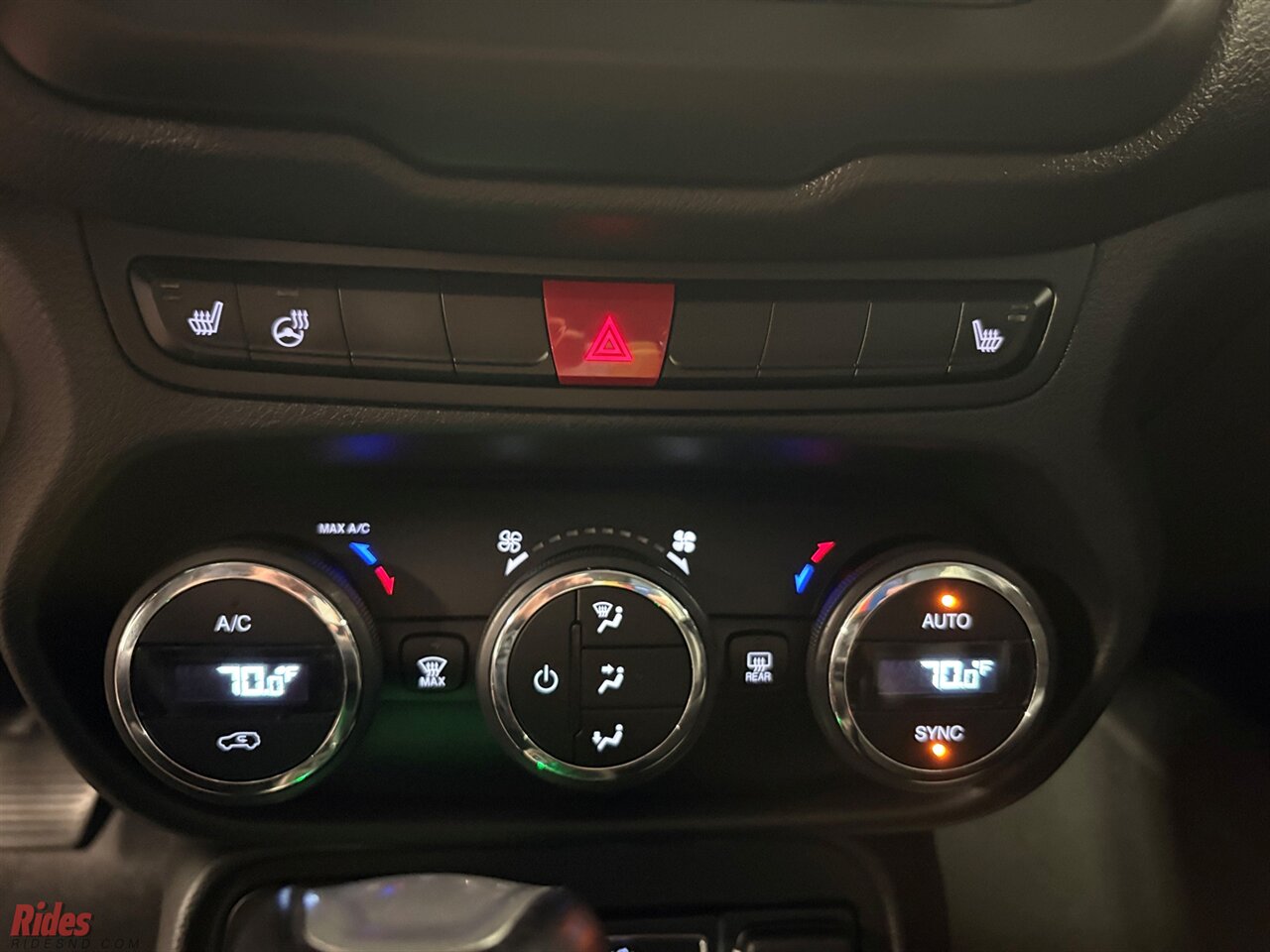 2016 Jeep Renegade Limited   - Photo 35 - Bismarck, ND 58503