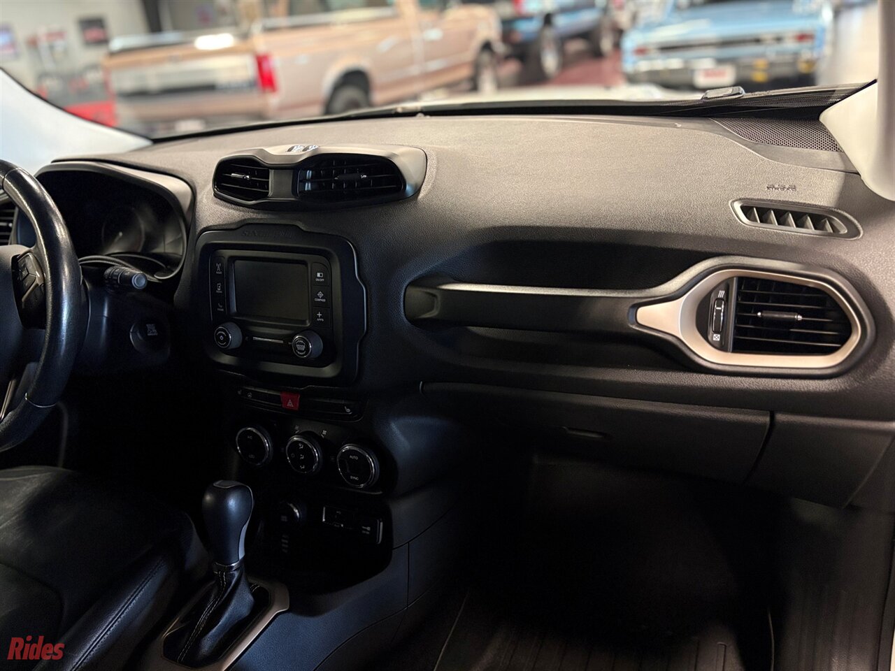 2016 Jeep Renegade Limited   - Photo 37 - Bismarck, ND 58503