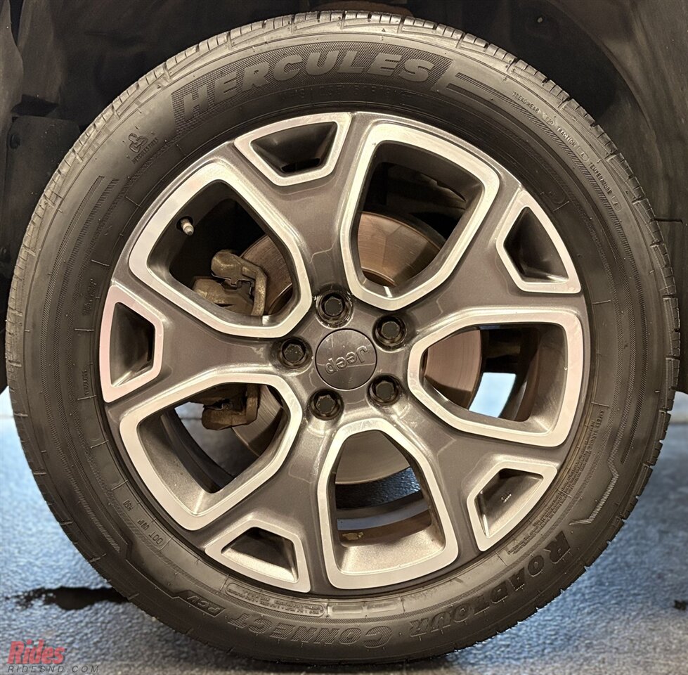 2016 Jeep Renegade Limited   - Photo 6 - Bismarck, ND 58503