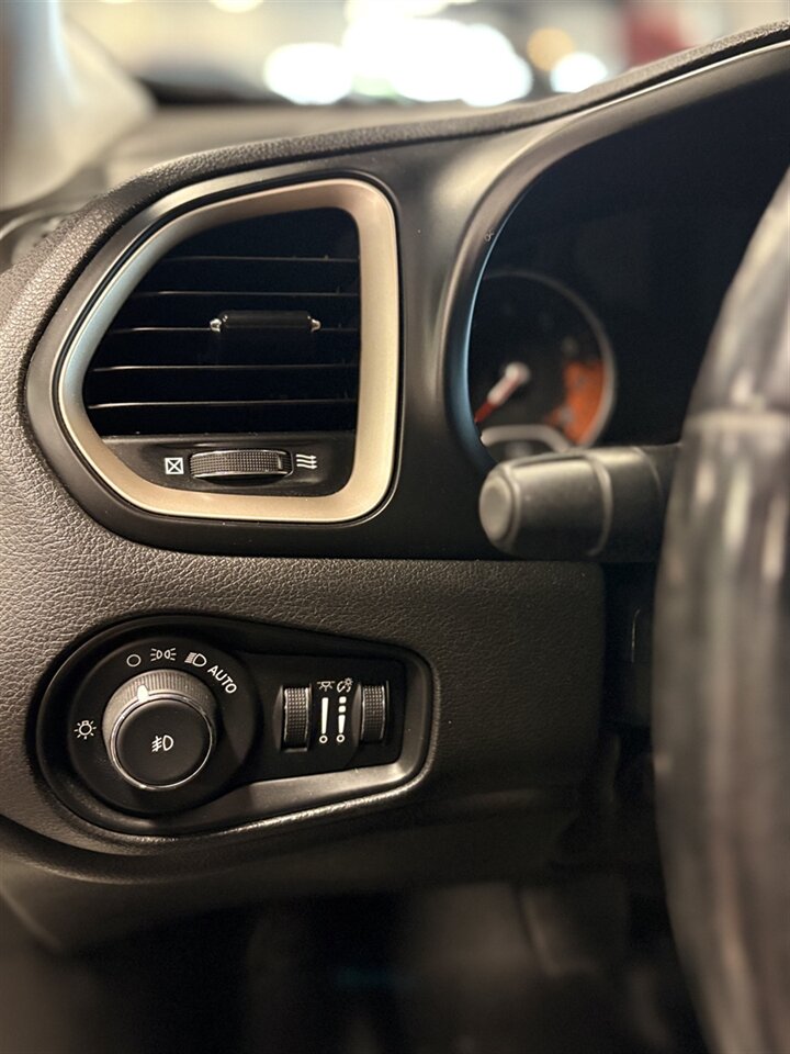 2016 Jeep Renegade Limited   - Photo 31 - Bismarck, ND 58503