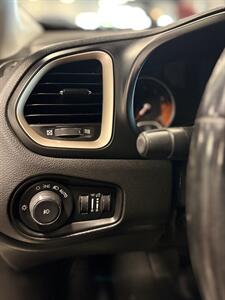 2016 Jeep Renegade Limited   - Photo 31 - Bismarck, ND 58503
