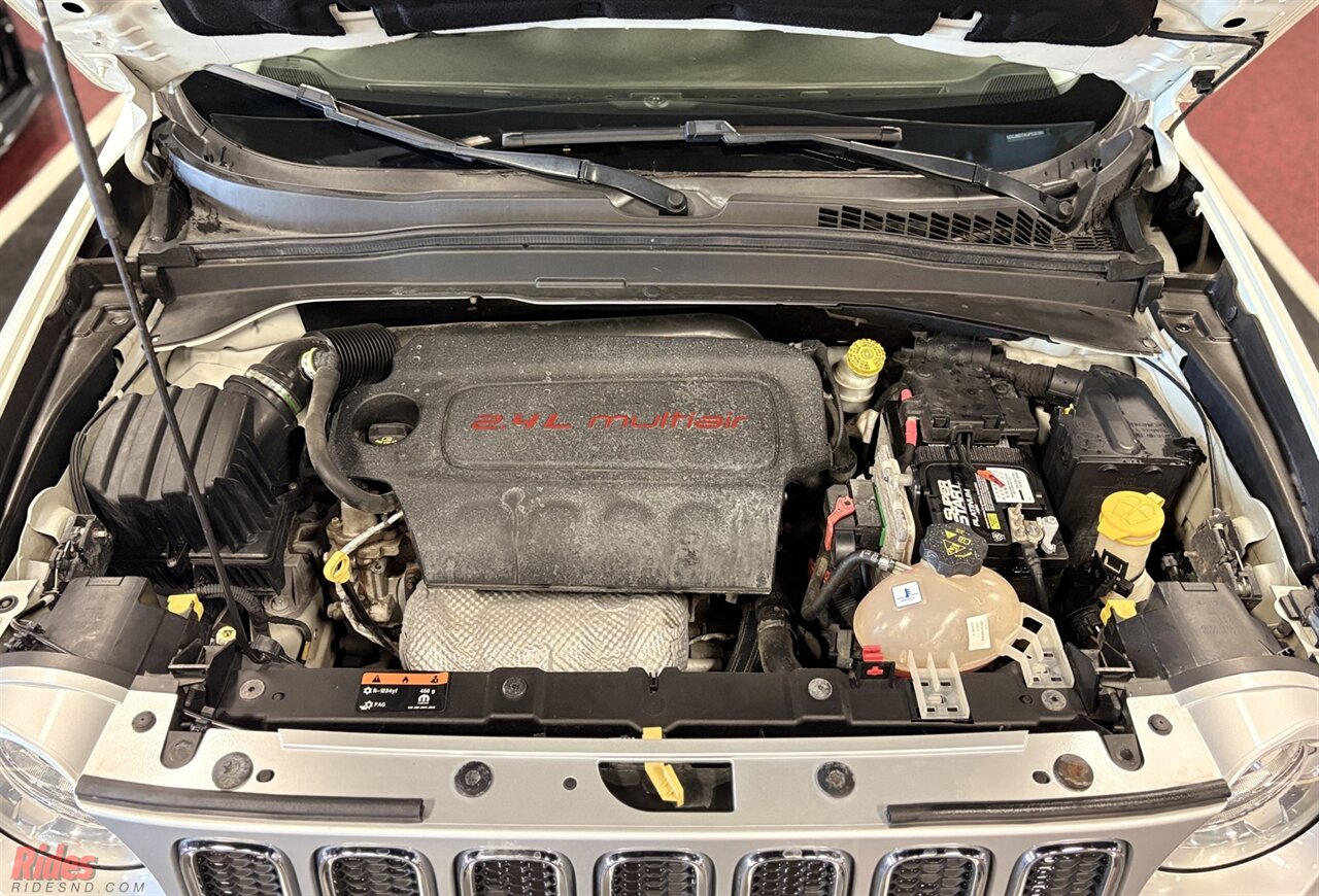 2016 Jeep Renegade Limited   - Photo 28 - Bismarck, ND 58503