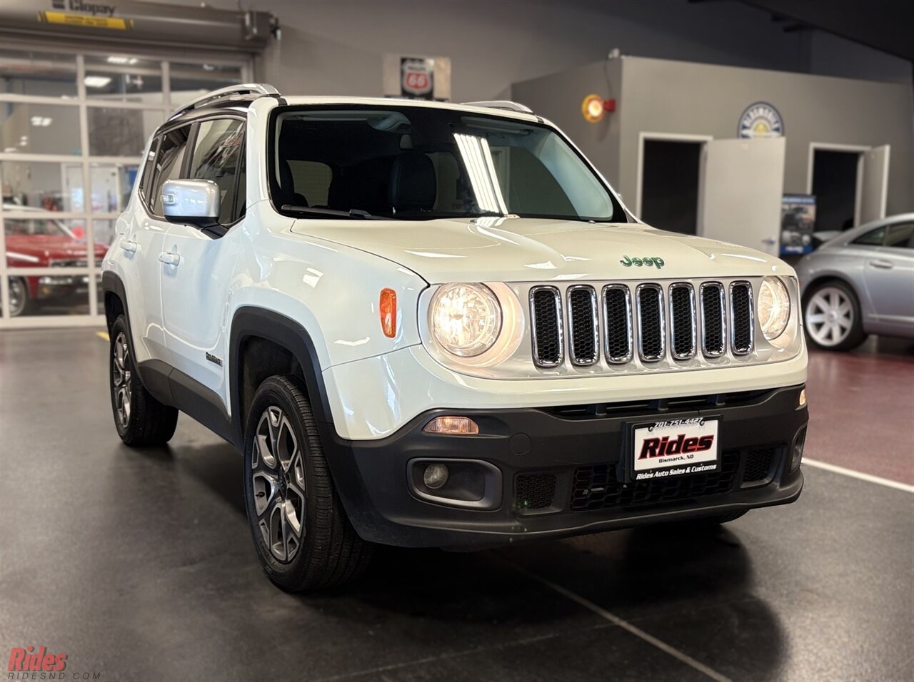 2016 Jeep Renegade Limited   - Photo 2 - Bismarck, ND 58503