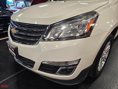 2013 Chevrolet Traverse LT   - Photo 2 - Bismarck, ND 58503