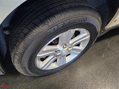 2013 Chevrolet Traverse LT   - Photo 12 - Bismarck, ND 58503