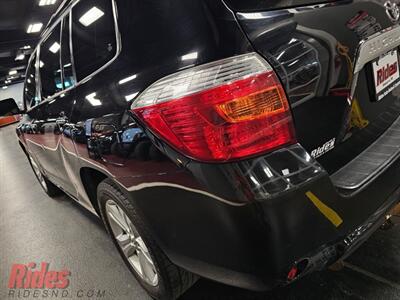 2010 Toyota Highlander Limited   - Photo 9 - Bismarck, ND 58503