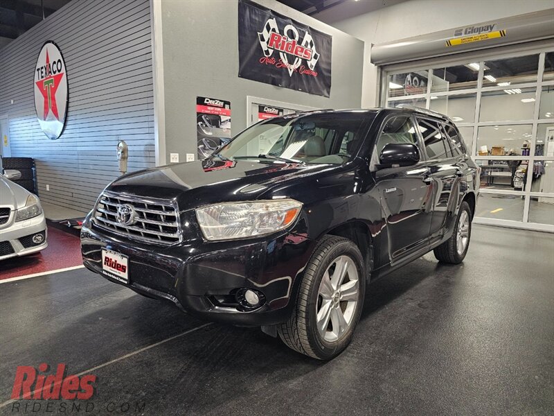 2010 Toyota Highlander Limited - Photo 1 - Bismarck, ND 58503