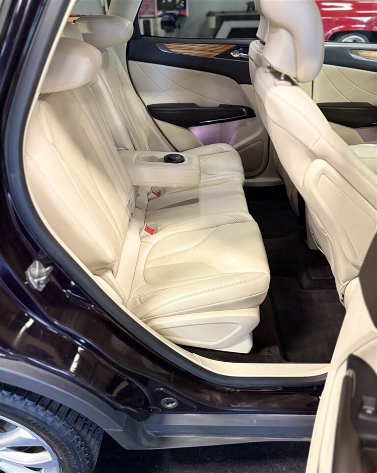 2015 Lincoln MKC Select Plus   - Photo 29 - Bismarck, ND 58503