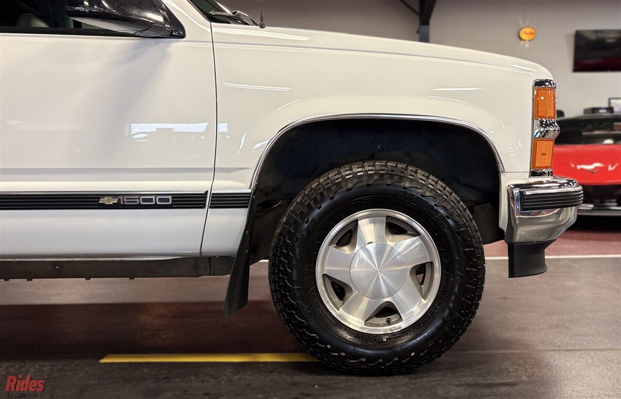 1999 Chevrolet Suburban K1500 LT   - Photo 68 - Bismarck, ND 58503