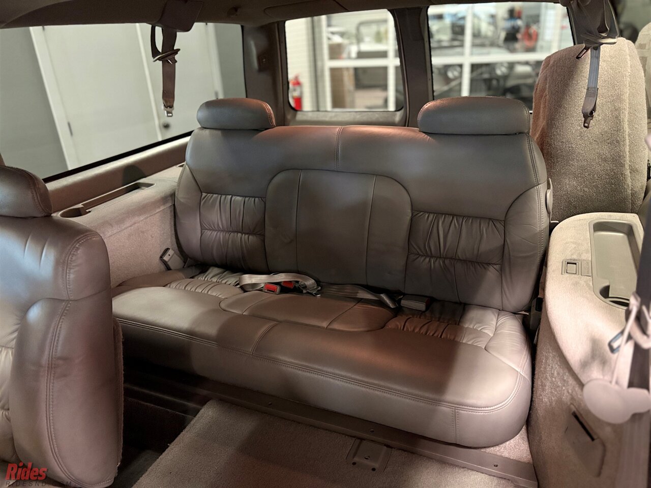 1999 Chevrolet Suburban K1500 LT   - Photo 39 - Bismarck, ND 58503