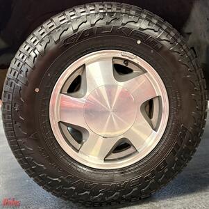 1999 Chevrolet Suburban K1500 LT   - Photo 6 - Bismarck, ND 58503