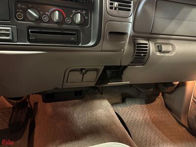 1999 Chevrolet Suburban K1500 LT   - Photo 25 - Bismarck, ND 58503
