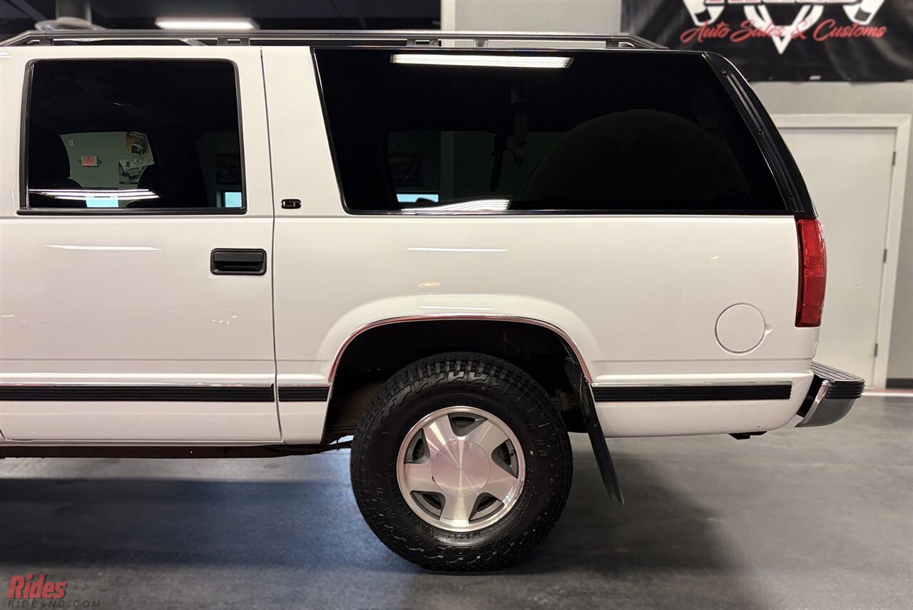 1999 Chevrolet Suburban K1500 LT   - Photo 40 - Bismarck, ND 58503