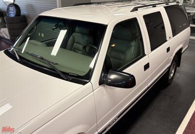 1999 Chevrolet Suburban K1500 LT   - Photo 7 - Bismarck, ND 58503