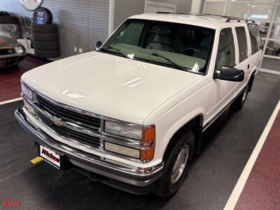 1999 Chevrolet Suburban K1500 LT   - Photo 3 - Bismarck, ND 58503