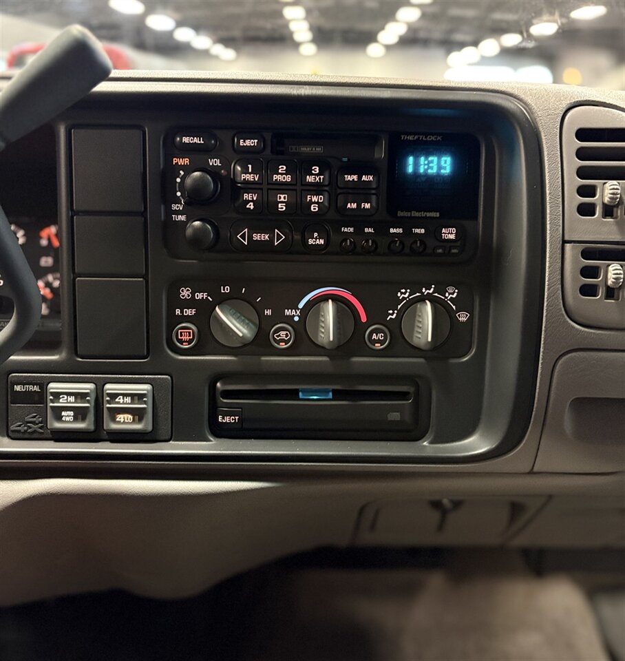 1999 Chevrolet Suburban K1500 LT   - Photo 23 - Bismarck, ND 58503