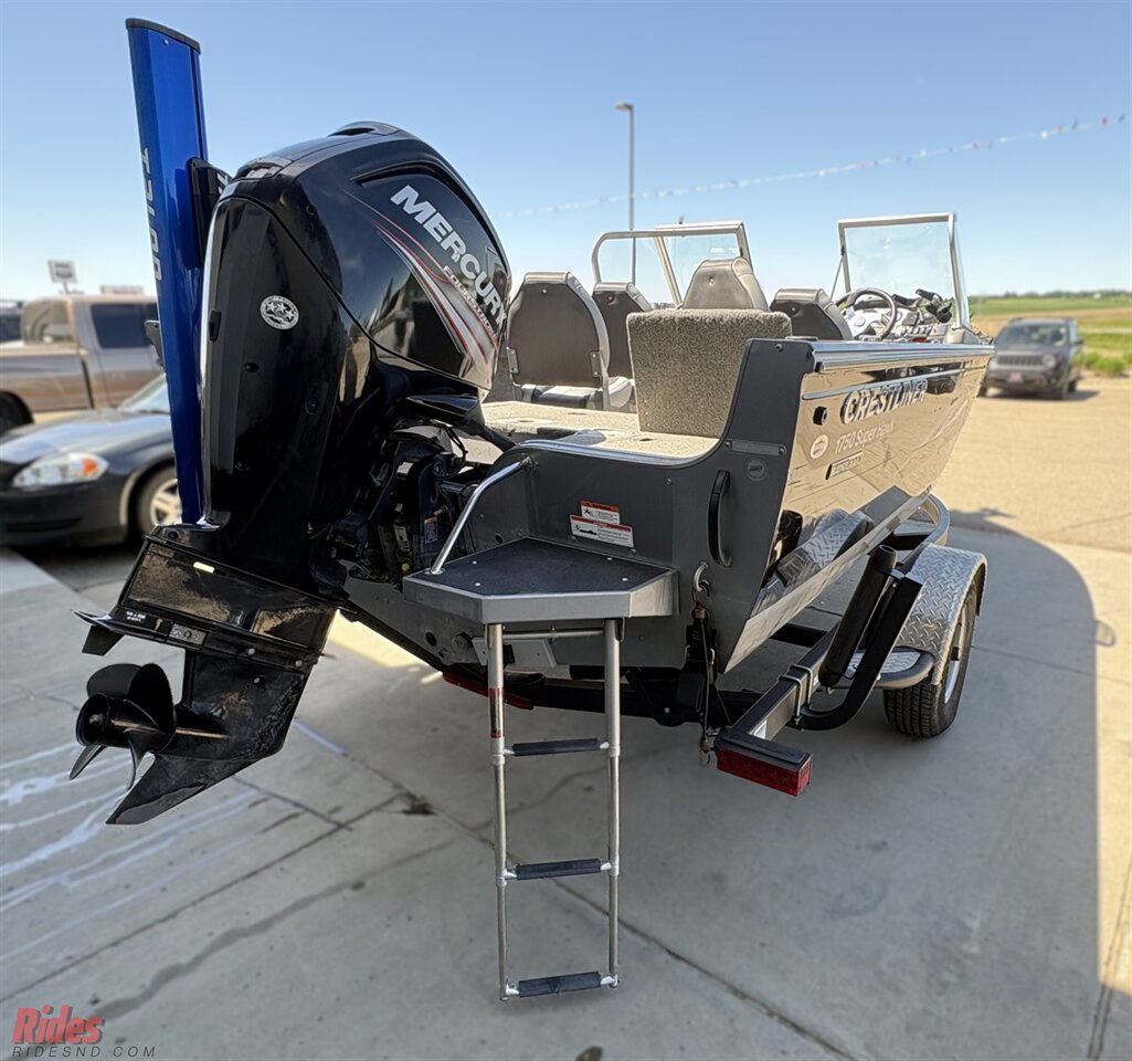 2016 CRESTLINER 1750 SUPER HAWK PLATINUM  Fish & Ski - Photo 10 - Bismarck, ND 58503