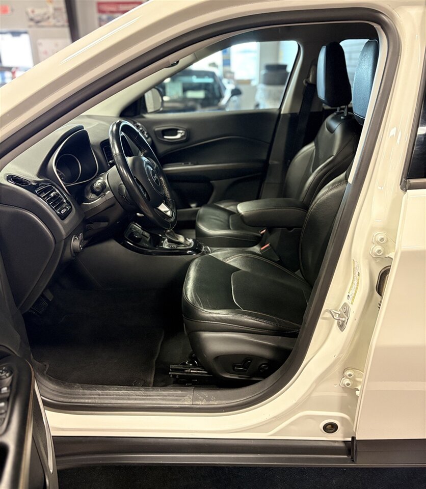 2019 Jeep Compass Limited   - Photo 10 - Bismarck, ND 58503