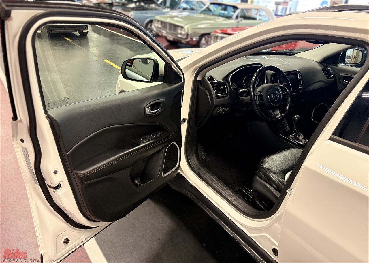 2019 Jeep Compass Limited   - Photo 8 - Bismarck, ND 58503