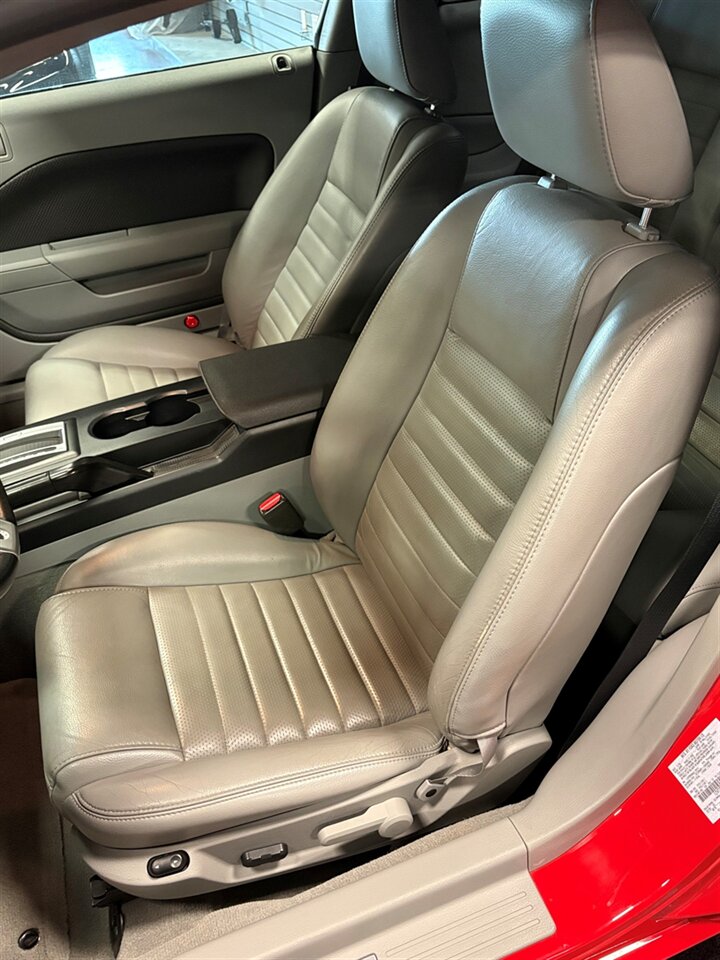 2006 Ford Mustang GT Premium   - Photo 45 - Bismarck, ND 58503
