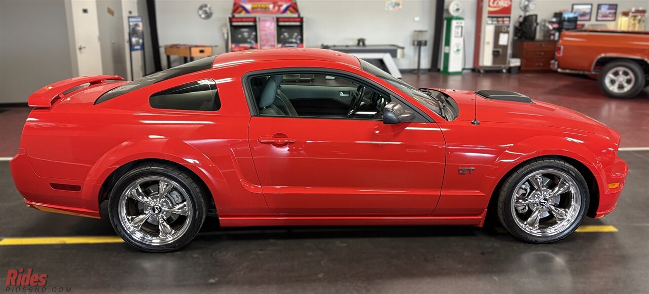 2006 Ford Mustang GT Premium   - Photo 25 - Bismarck, ND 58503