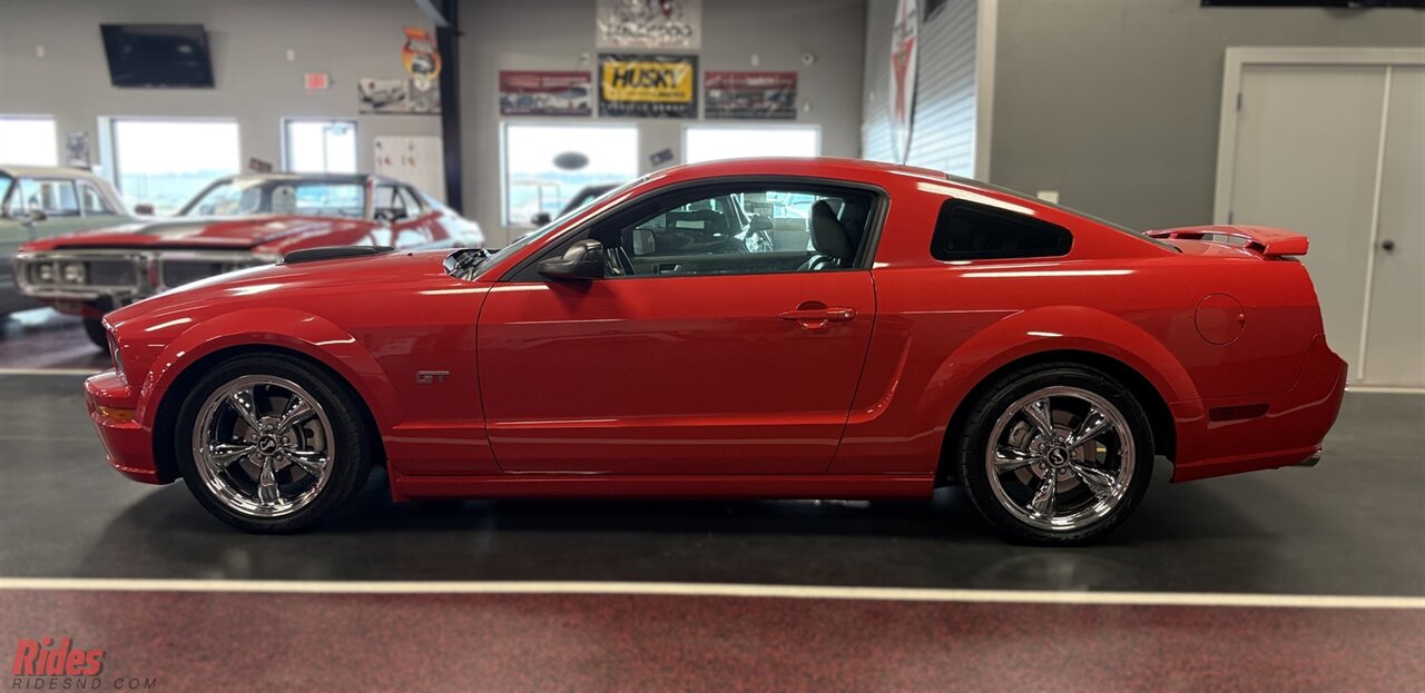 2006 Ford Mustang GT Premium   - Photo 5 - Bismarck, ND 58503