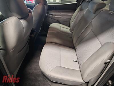 2015 Toyota Tacoma V6   - Photo 20 - Bismarck, ND 58503